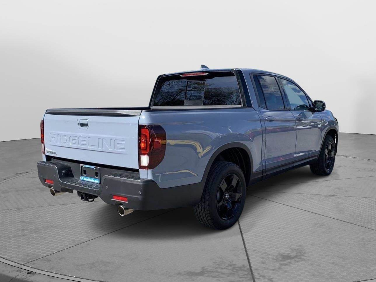 Certified 2024 Honda Ridgeline Black Edition image 3