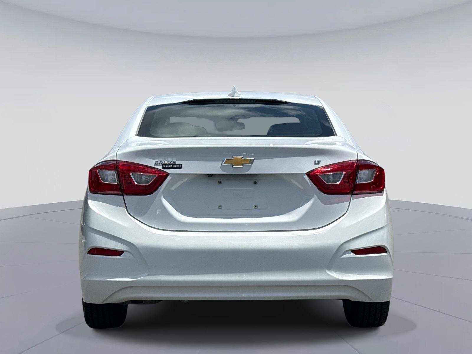 Used 2019 Chevrolet Cruze LT FWD image 4