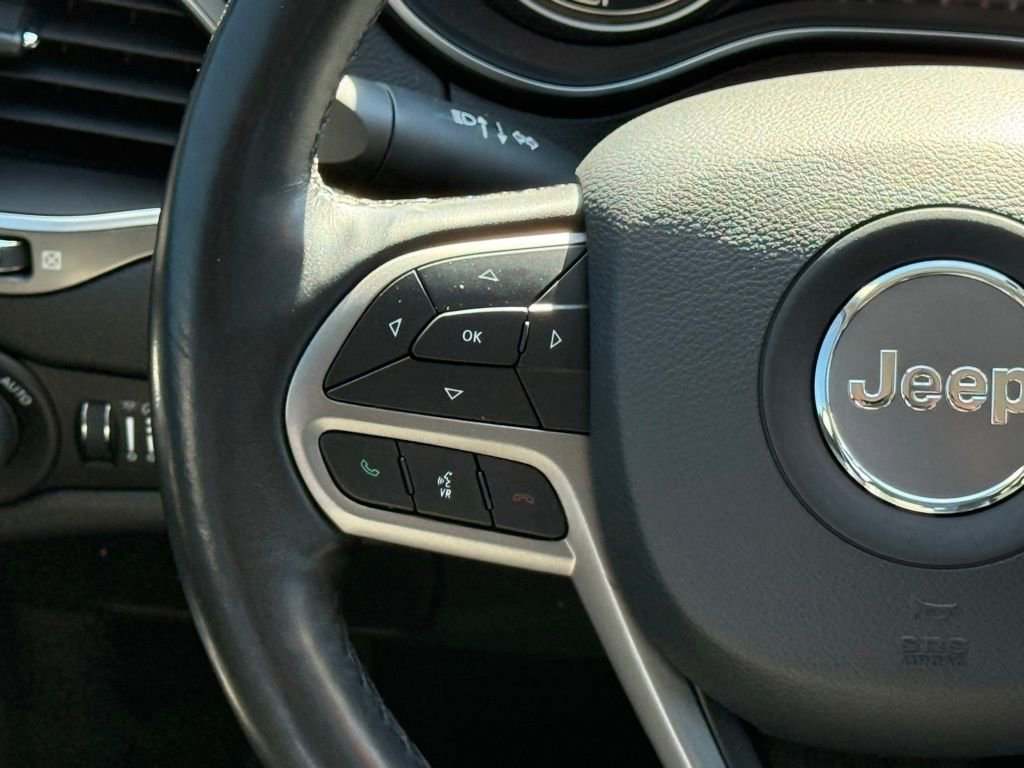 Used 2021 Jeep Cherokee Latitude Lux w/ Sun & Sound Group image 23