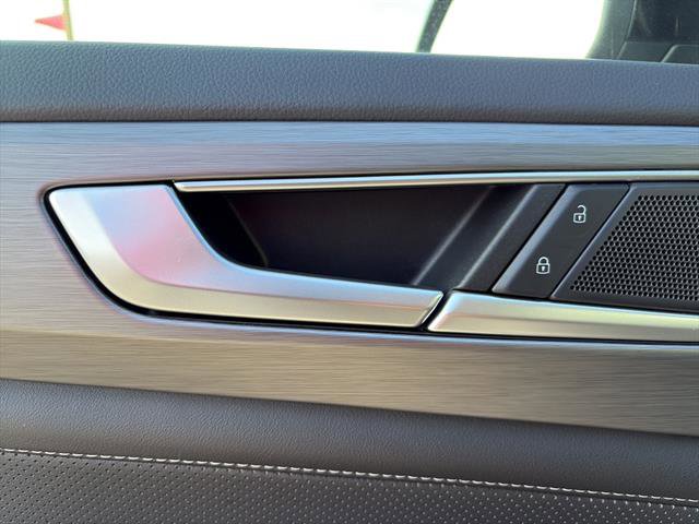 Certified 2025 Volkswagen Atlas Cross Sport SE FWD image 25