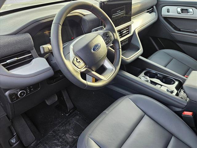 New 2026 Ford Explorer Active w/ Active Comfort Package image 3