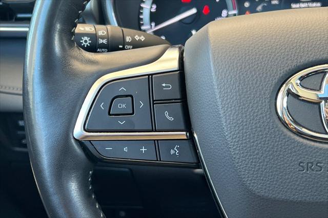 Certified 2021 Toyota Highlander Limited AWD/4WD image 29