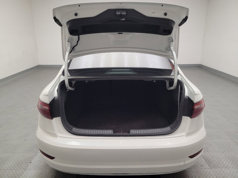 Used 2020 Volkswagen Jetta SE w/ SE Cold Weather Package FWD image 29