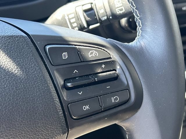 Certified 2024 Hyundai Venue SEL FWD image 19