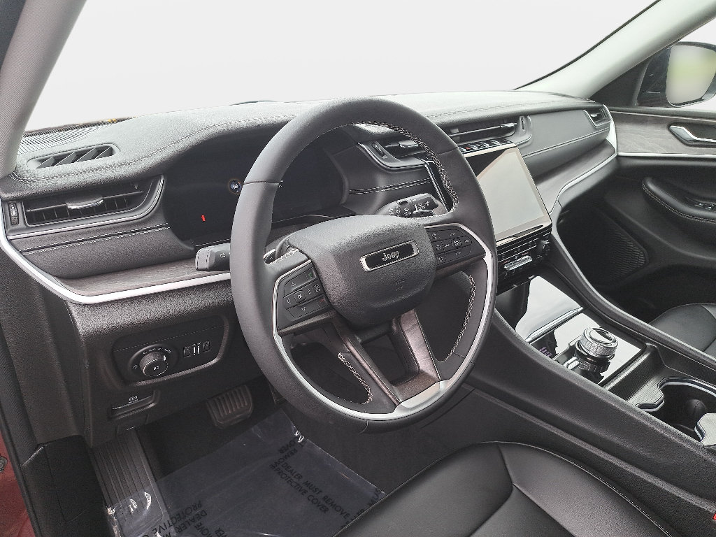 Certified 2024 Jeep Grand Cherokee Limited AWD/4WD image 17