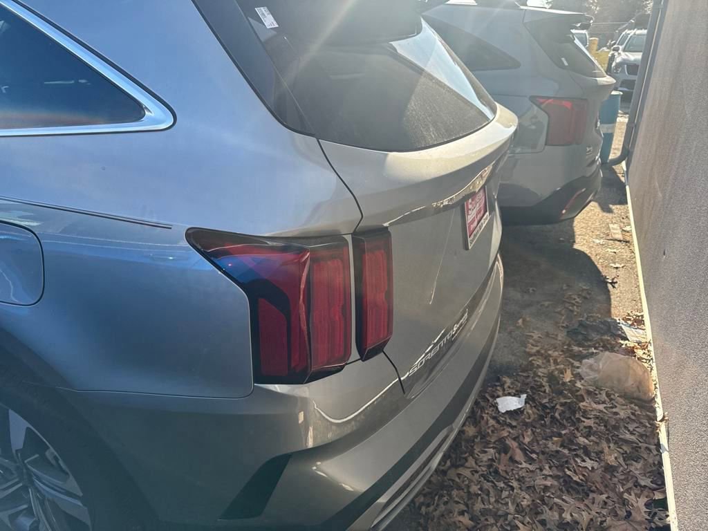 Certified 2023 Kia Sorento SX Prestige image 31