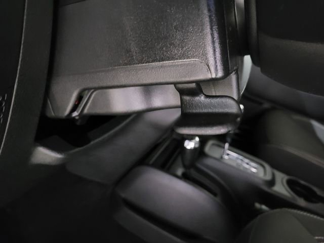 Used 2018 Jeep Wrangler Unlimited Sahara w/ Connectivity Group image 41