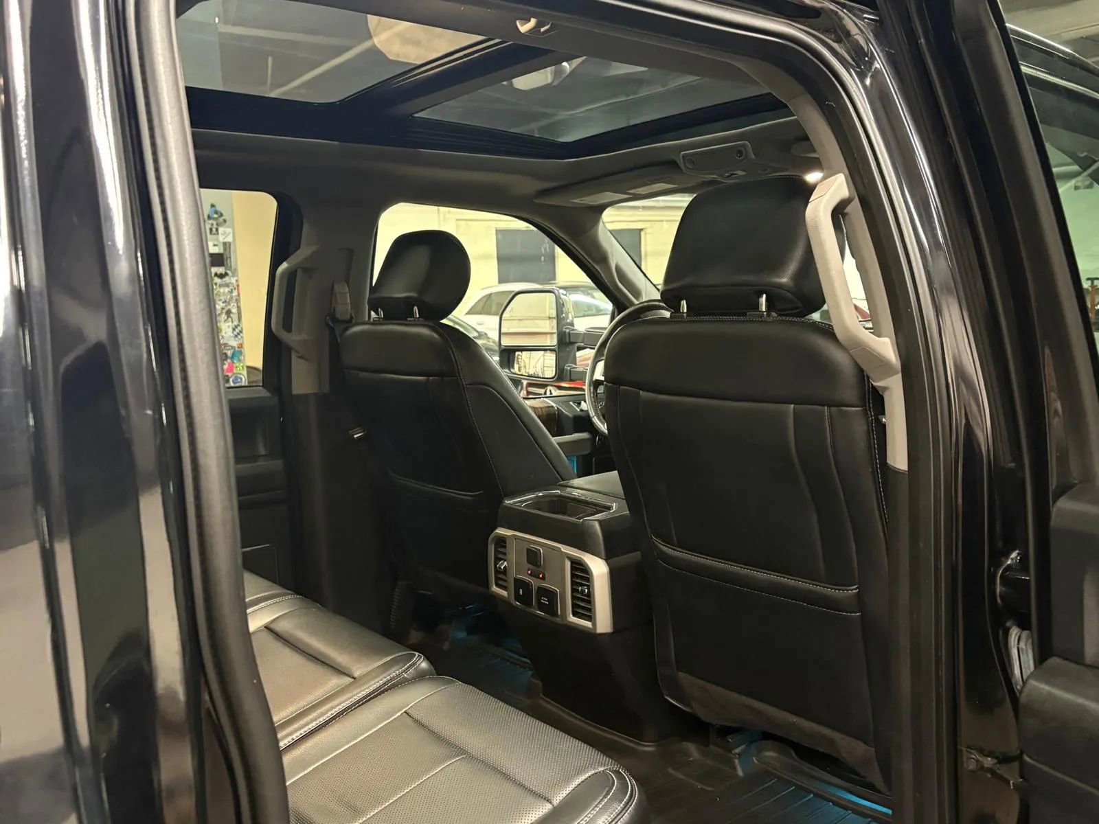 Used 2018 Ford F150 Lariat w/ Equipment Group 502A Luxury AWD/4WD image 24