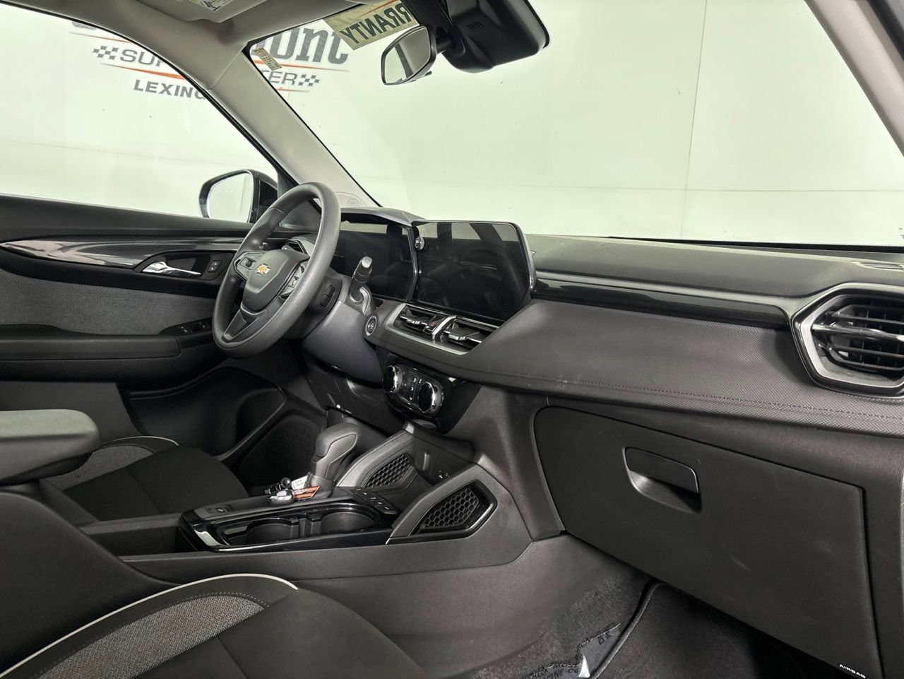Used 2025 Chevrolet TrailBlazer LT AWD/4WD image 26