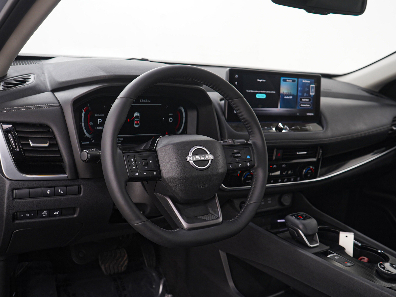 Used 2025 Nissan Rogue SL w/ SL Premium Package image 25