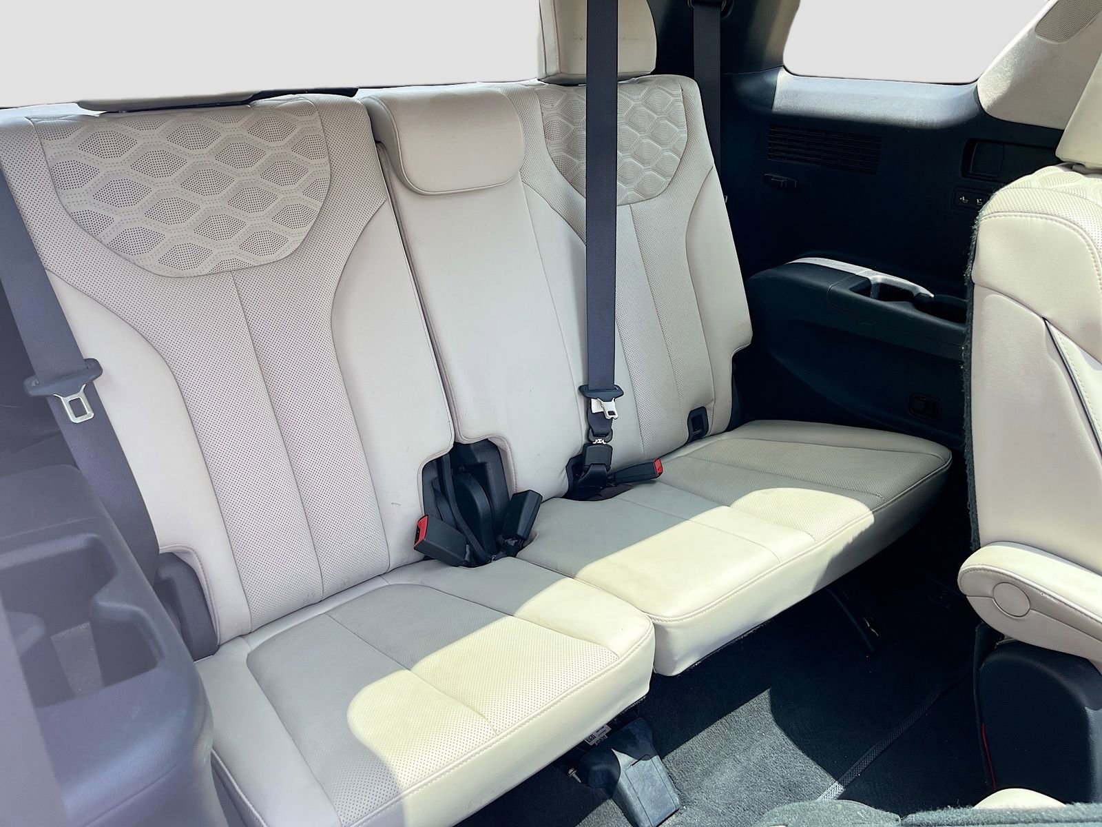 Used 2022 Hyundai Palisade Calligraphy image 35