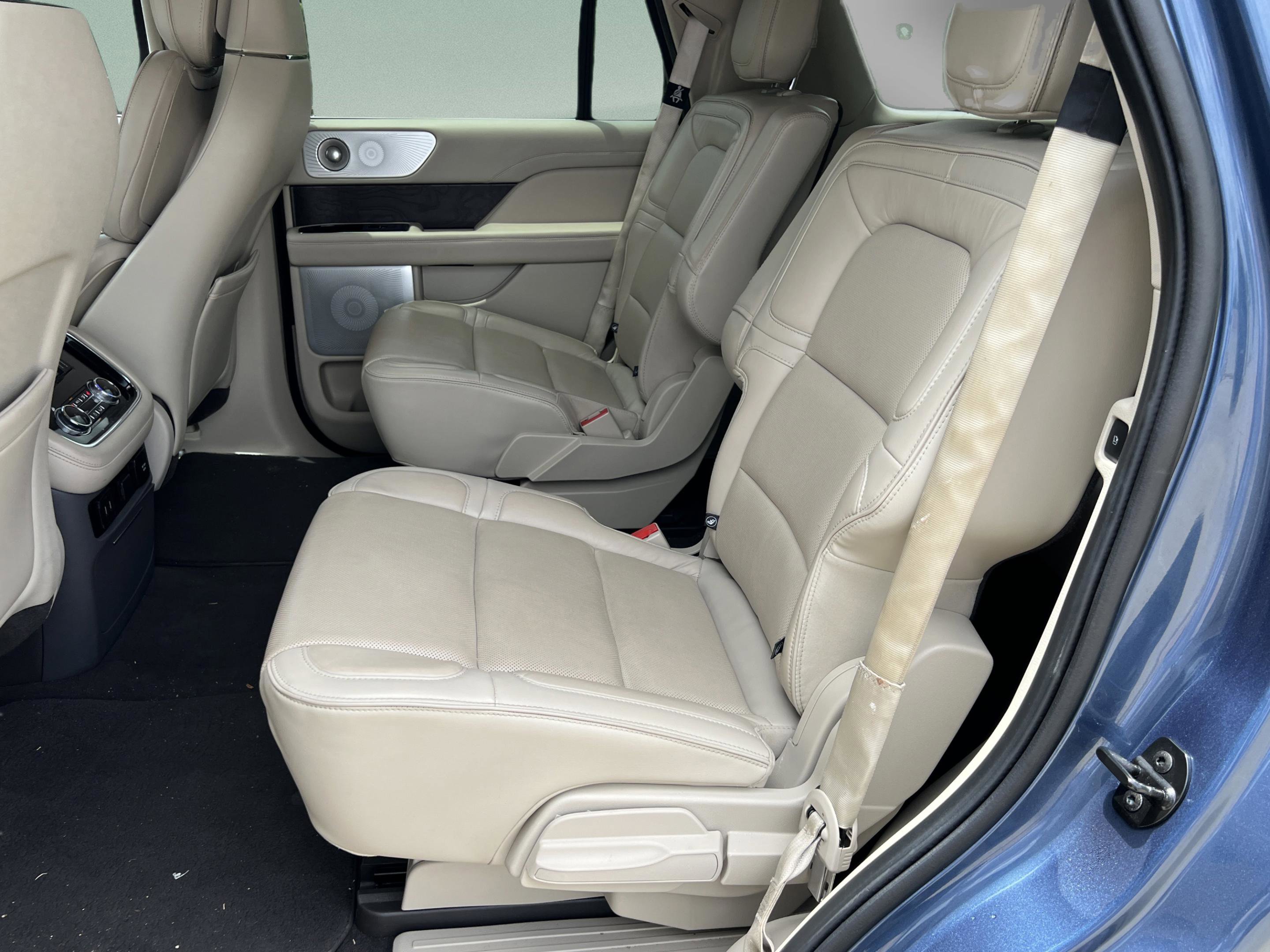 Used 2019 Lincoln Navigator Reserve w/ Cargo Package AWD/4WD image 29