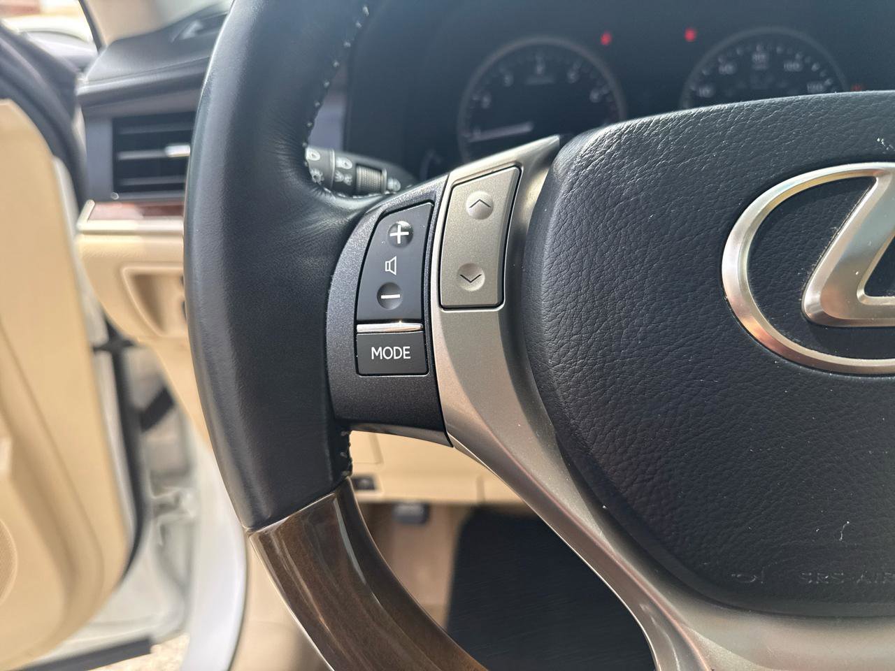 Used 2014 Lexus ES 350 w/ Premium Package FWD image 17