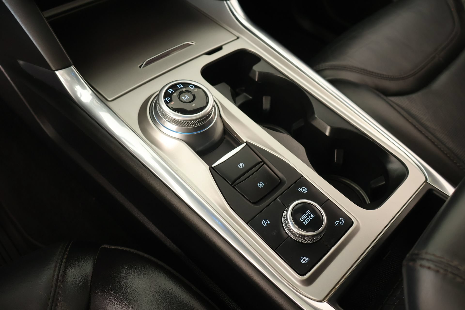 Used 2020 Ford Explorer Platinum w/ Premium Technology Package AWD/4WD image 9