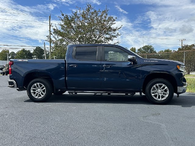 Used 2023 Chevrolet Silverado 1500 LT AWD/4WD image 8