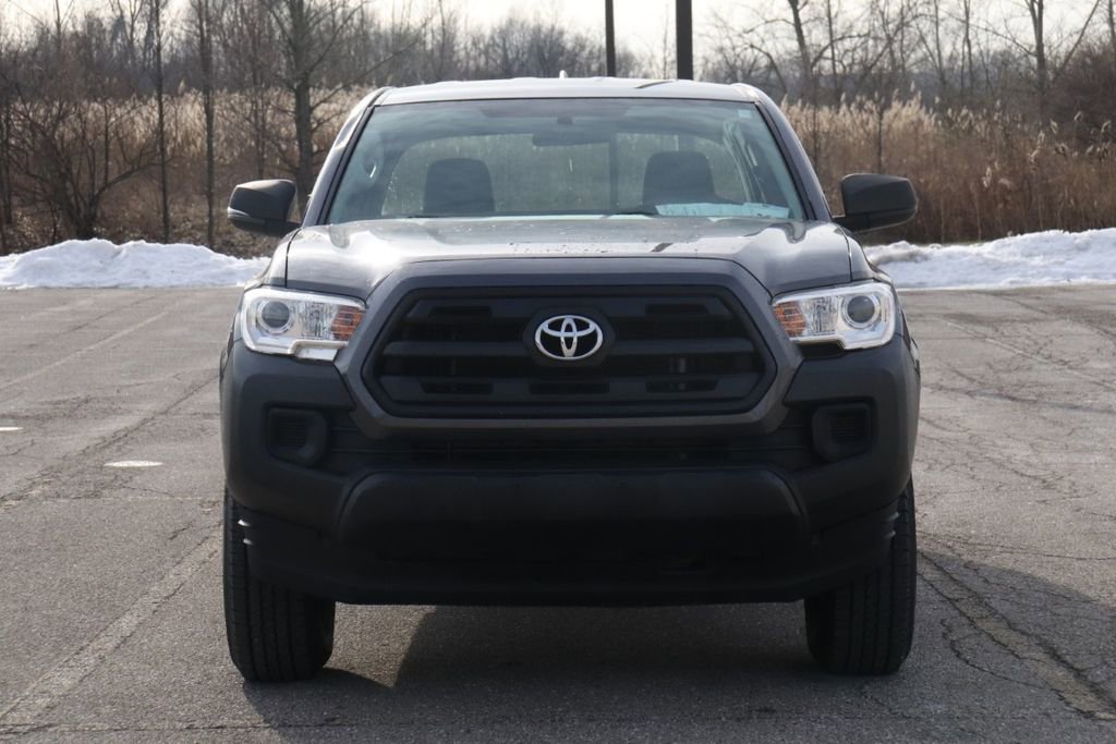 Used 2017 Toyota Tacoma SR image 3