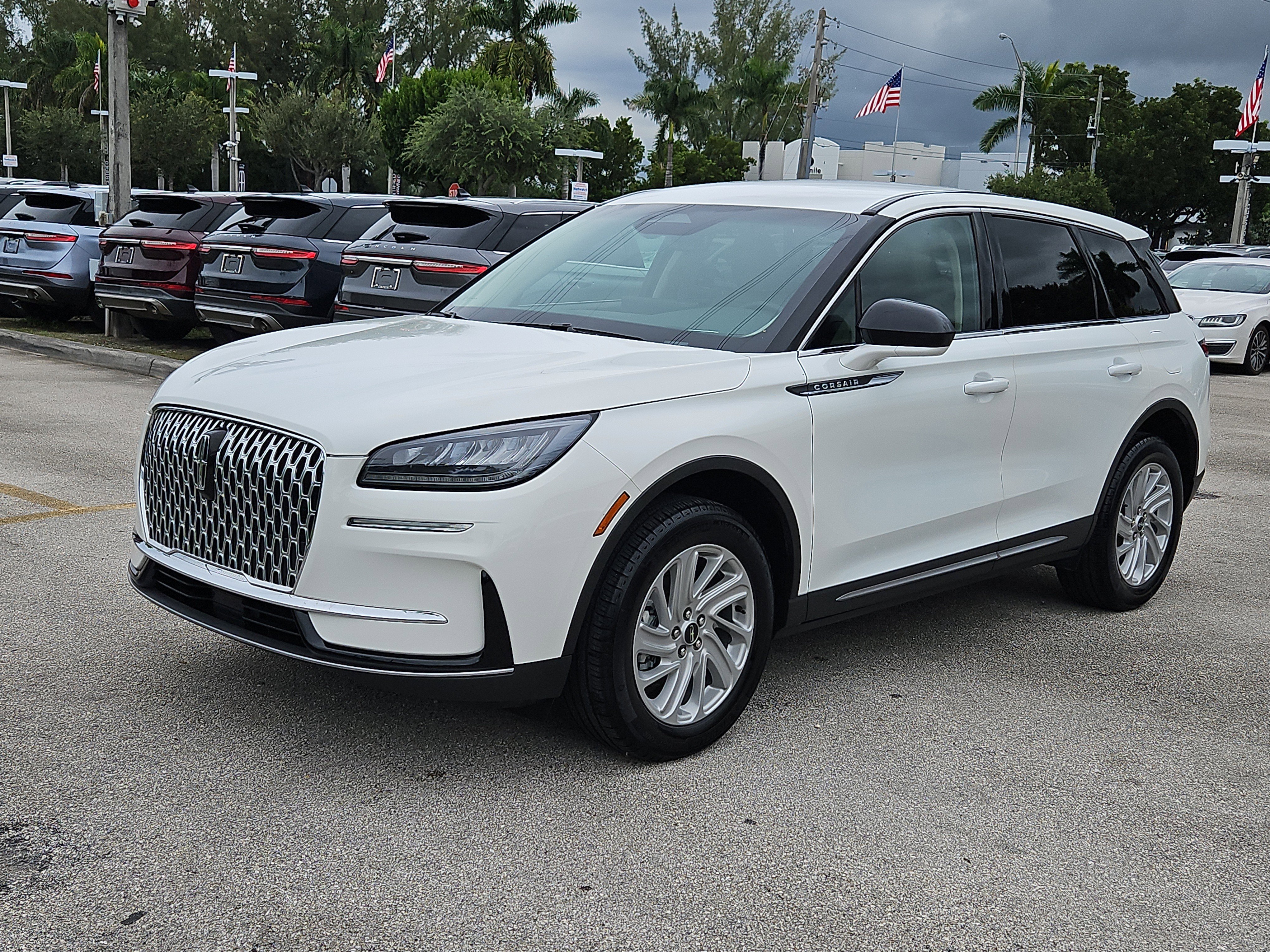 Certified 2024 Lincoln Corsair FWD image 2