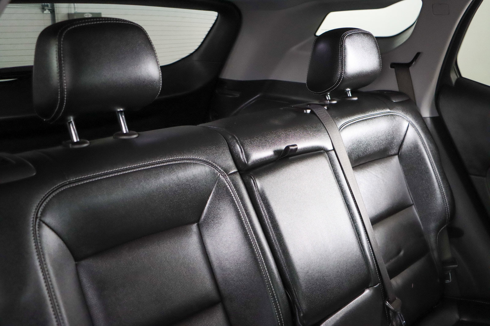 Used 2024 GMC Terrain SLT FWD image 27