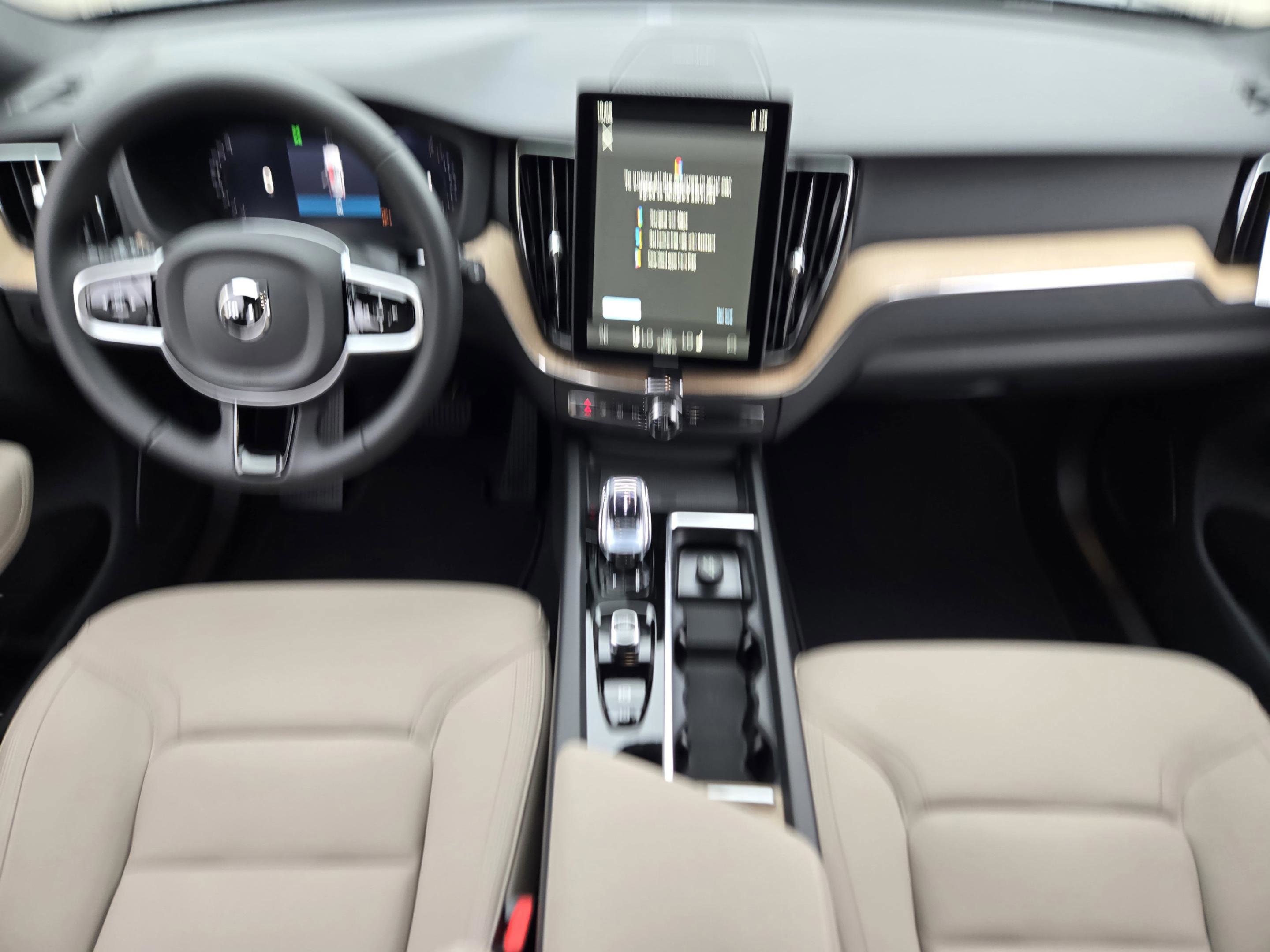 New 2026 Volvo XC60 B5 Plus w/ Protection Package Premier AWD/4WD image 20