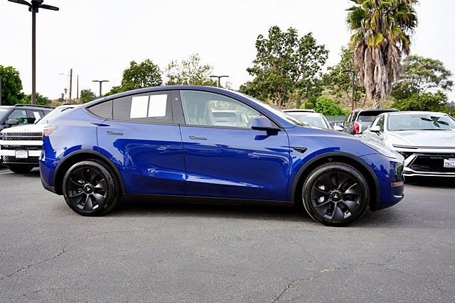 Used 2024 Tesla Model Y Long Range image 7