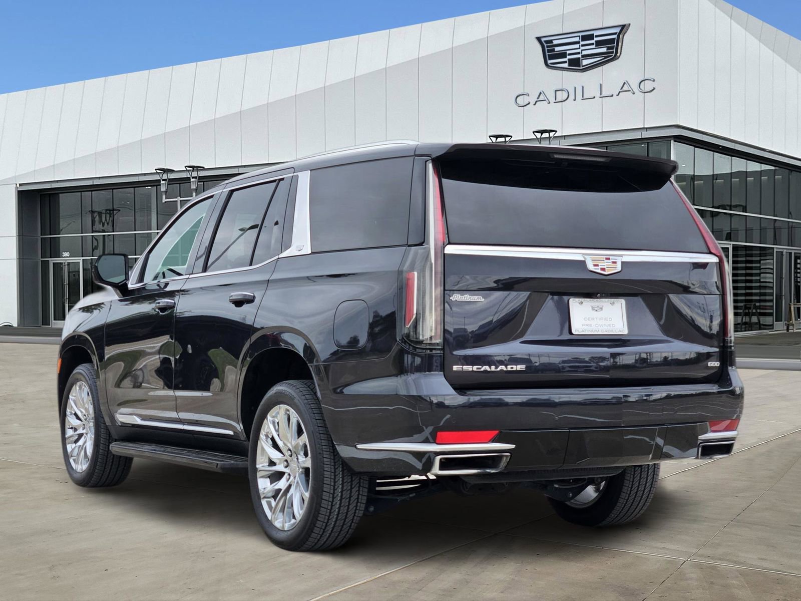 Certified 2023 Cadillac Escalade Premium Luxury AWD/4WD image 4