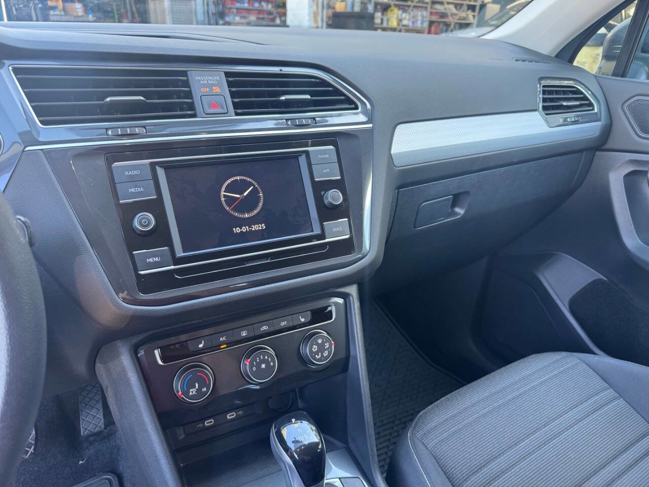 Used 2022 Volkswagen Tiguan S image 14