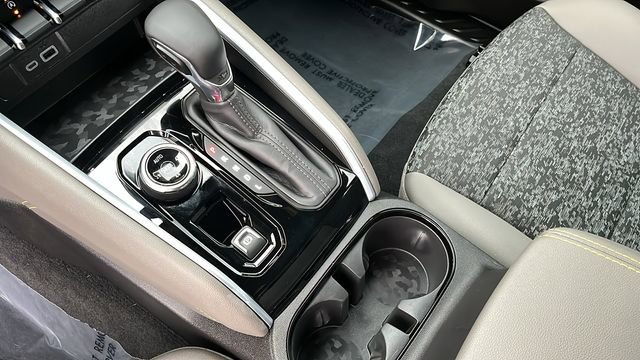 Used 2024 Chevrolet Colorado ZR2 w/ Technology Package image 14
