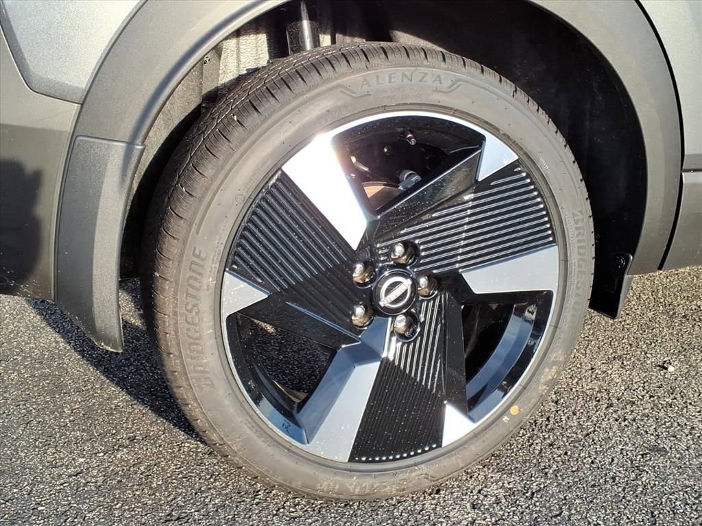 New 2026 Nissan Kicks SR w/ Cold Weather Package image 6