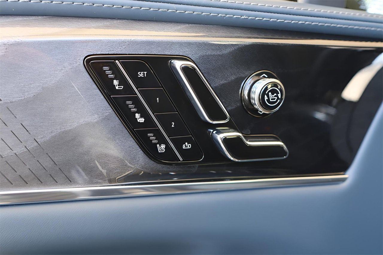 New 2025 Cadillac Escalade IQ Luxury 2 w/ LPO, Radiant Package image 10