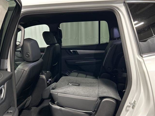 New 2026 Buick Enclave Preferred w/ LPO, Floor Liner Package image 13