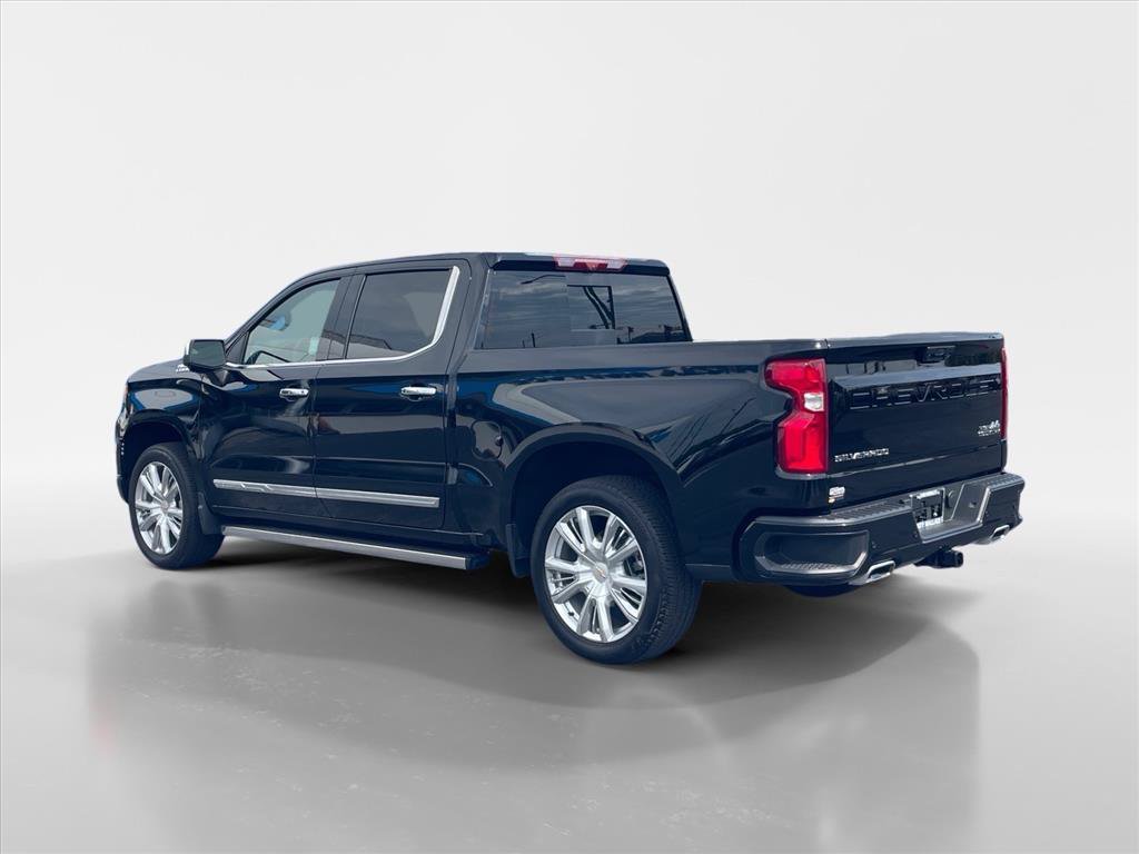 Used 2025 Chevrolet Silverado 1500 High Country AWD/4WD image 5