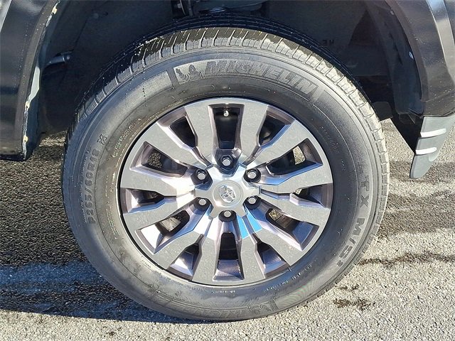 Used 2021 Toyota Tacoma Limited image 8