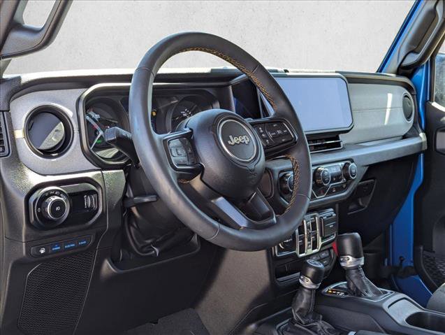 Used 2024 Jeep Wrangler Unlimited w/ Convenience Group AWD/4WD image 10