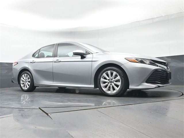 Used 2020 Toyota Camry LE image 30