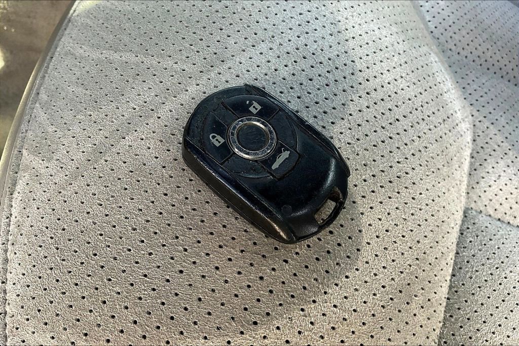 Used 2006 Cadillac XLR V image 32