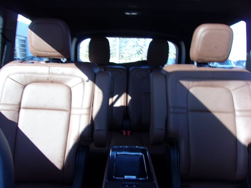 Used 2025 Lincoln Aviator Reserve w/ Equipment Group 201A AWD/4WD image 18