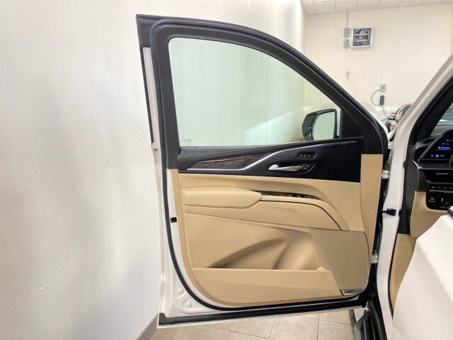 Used 2021 Cadillac Escalade Premium Luxury w/ Performance Package AWD/4WD image 16