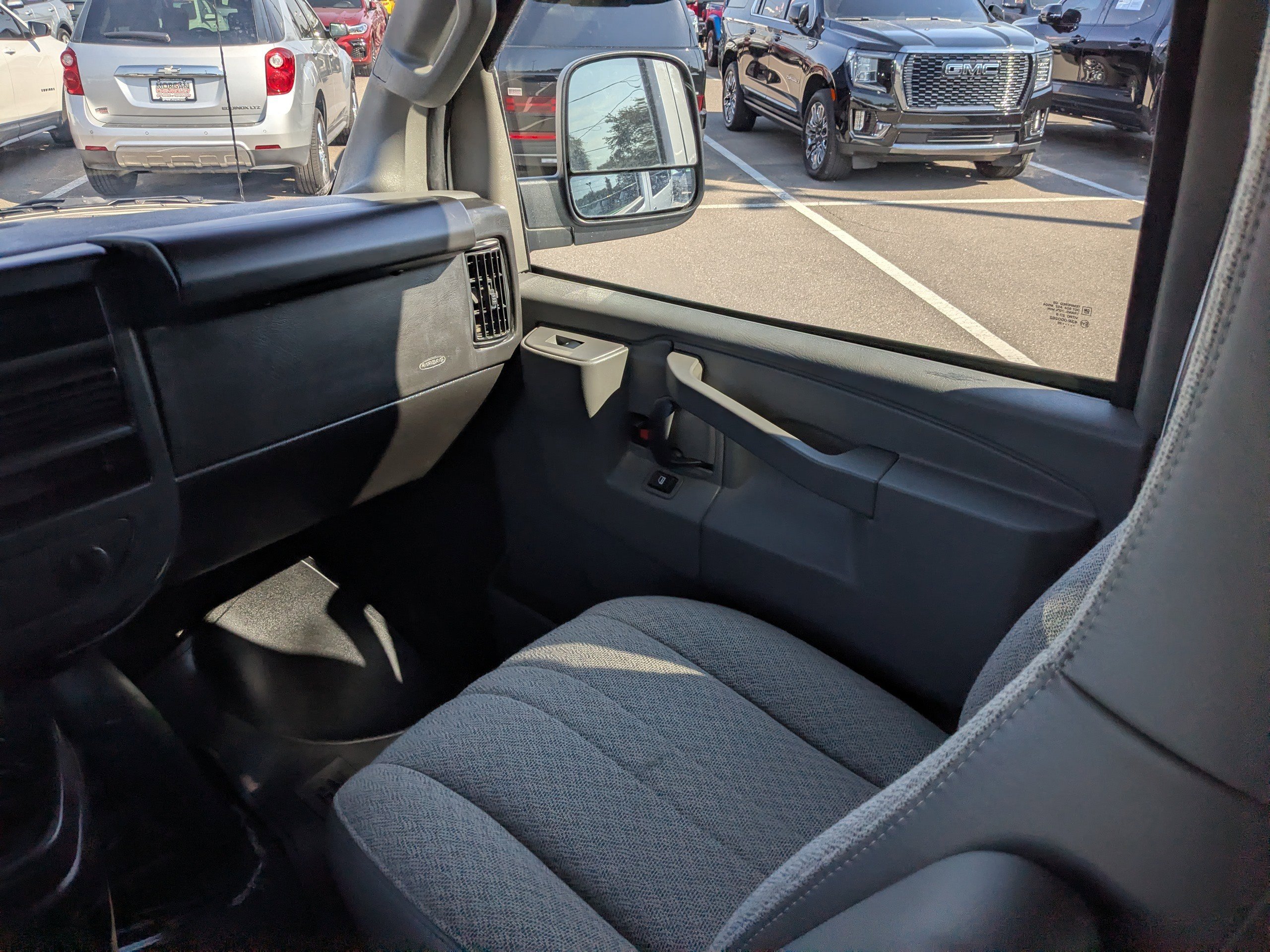 Used 2025 GMC Savana 3500 LT w/ LT Preferred Equipment Group image 17