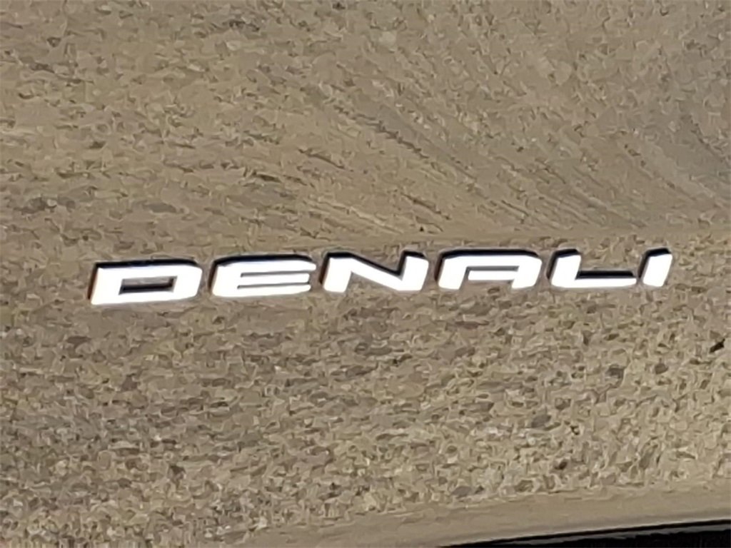 Certified 2025 GMC Acadia Denali w/ Super Cruise Package image 10