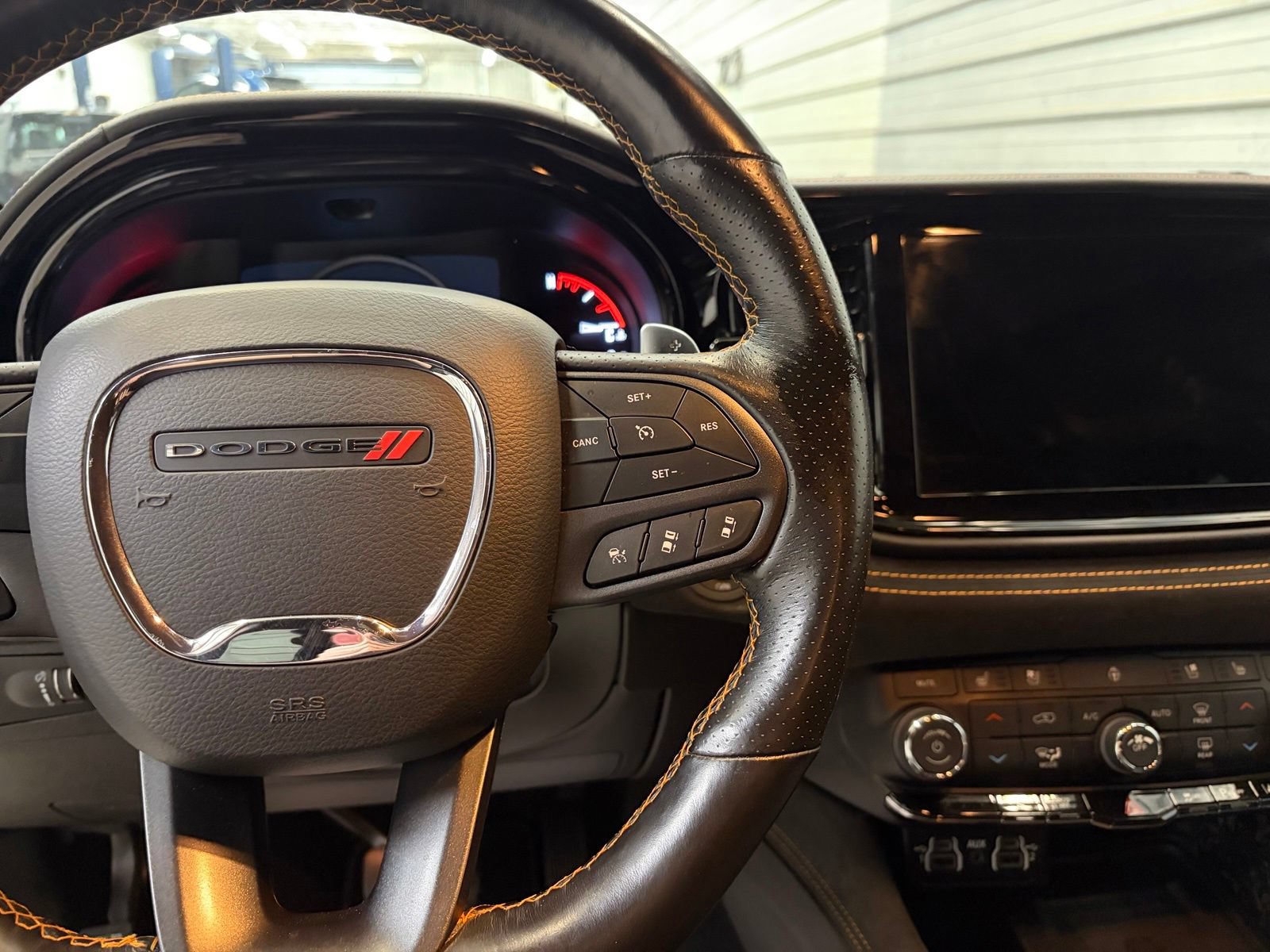 Used 2022 Dodge Durango R/T w/ Hemi Orange Plus Package AWD/4WD image 15