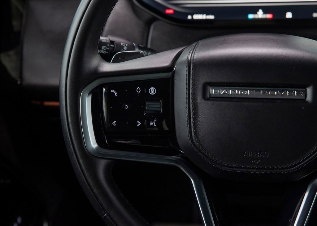 Used 2025 Land Rover Range Rover Sport SE image 25