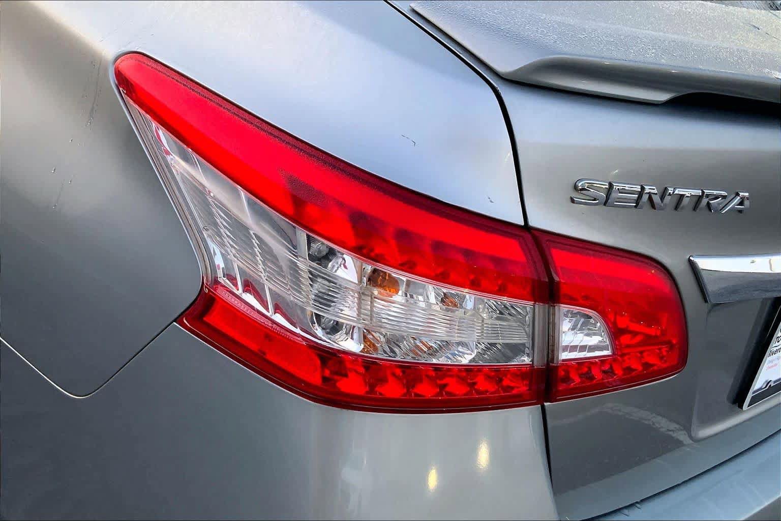 Used 2014 Nissan Sentra SR w/ SR Driver Package FWD image 27