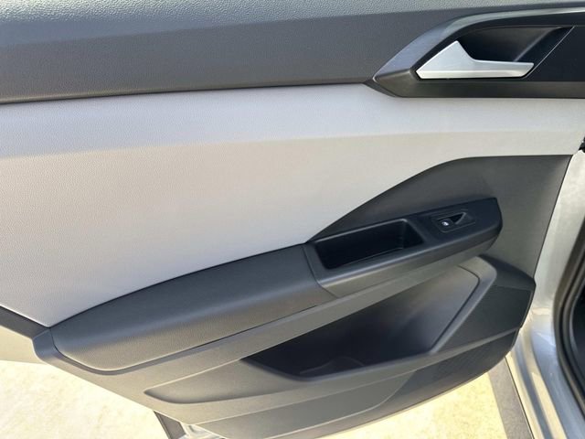 Certified 2023 Volkswagen Taos SE FWD image 9