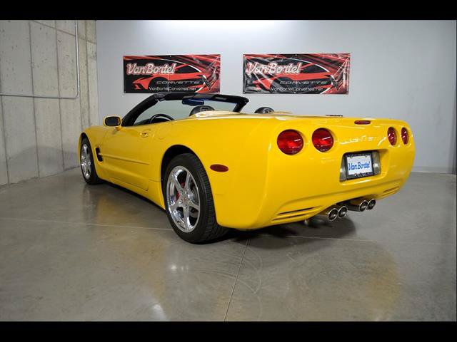 Used 2002 Chevrolet Corvette Convertible w/ Preferred Equipment Group2 RWD image 5