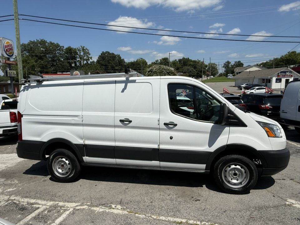 Used 2018 Ford Transit 250 130 Low Roof RWD image 4