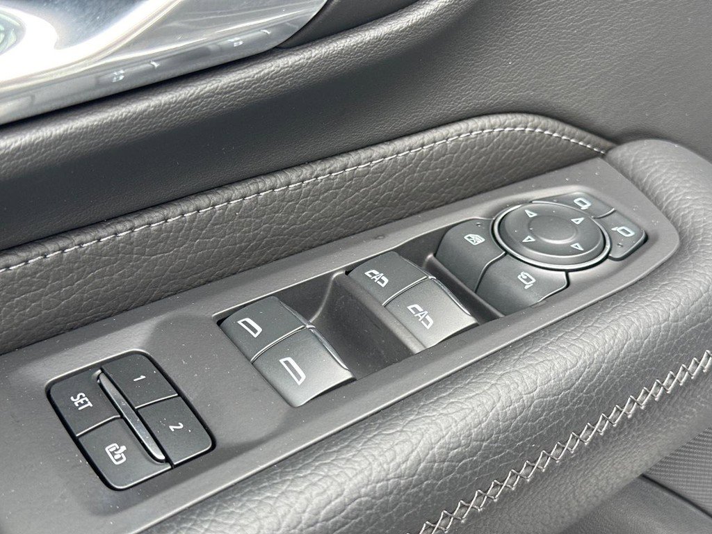 Used 2024 GMC Yukon XL Denali w/ Denali Reserve Package image 22