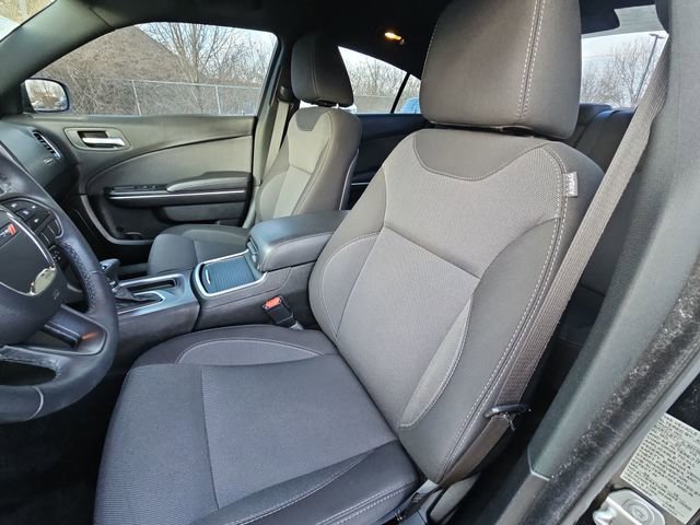 Used 2018 Dodge Charger SXT image 19