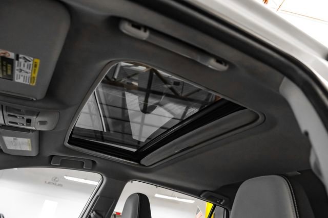 Used 2018 Toyota RAV4 XLE w/ Plus Extra Value Package image 5