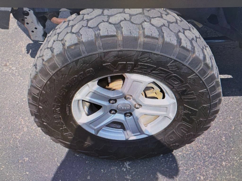 Used 2021 Jeep Wrangler Sport AWD/4WD image 14