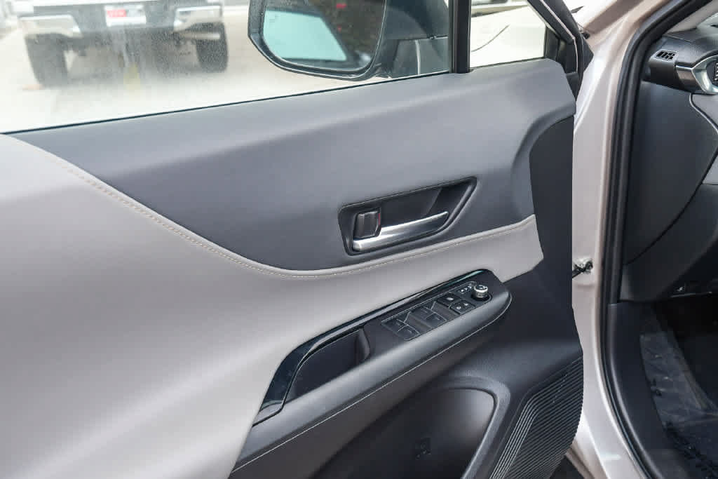 Certified 2024 Toyota Venza LE AWD/4WD image 27